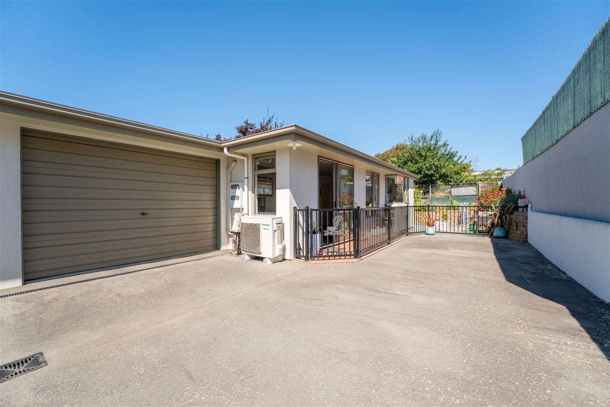 2/92 Arthur Street, Seaview, Timaru - Carousel 1