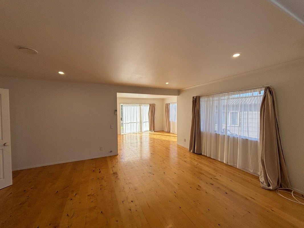 18 Trovare Place, Golflands, Auckland - Carousel 2