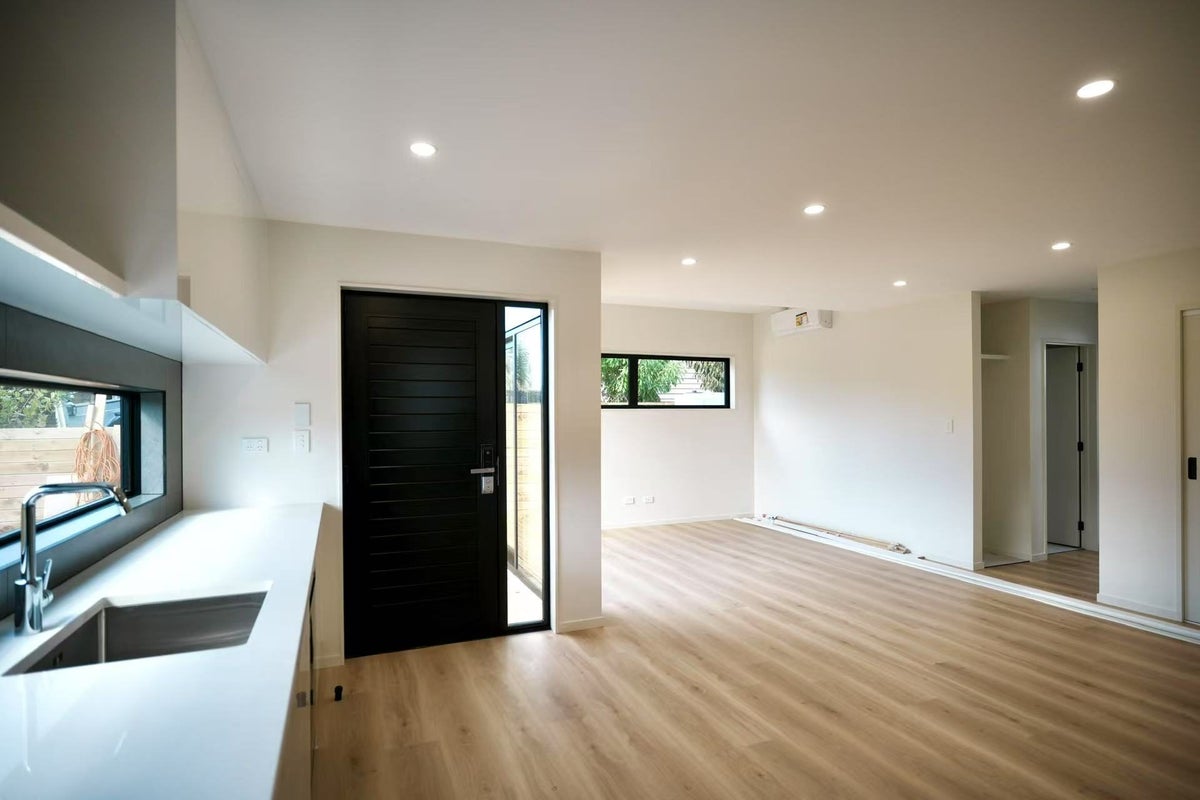 20B Glenvar Road, Torbay, Auckland - Carousel 2