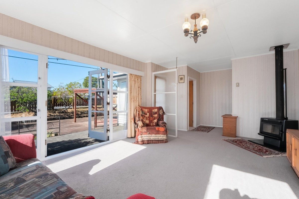 21 Gray AVE, Paraparaumu Beach, Paraparaumu - Carousel 2