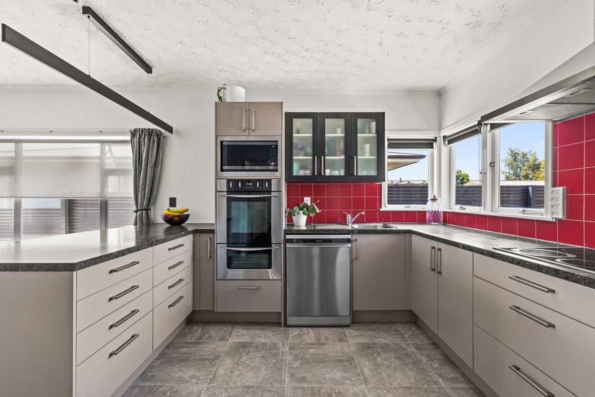 58 Harold Holt Avenue, Onekawa, Napier - Carousel 2
