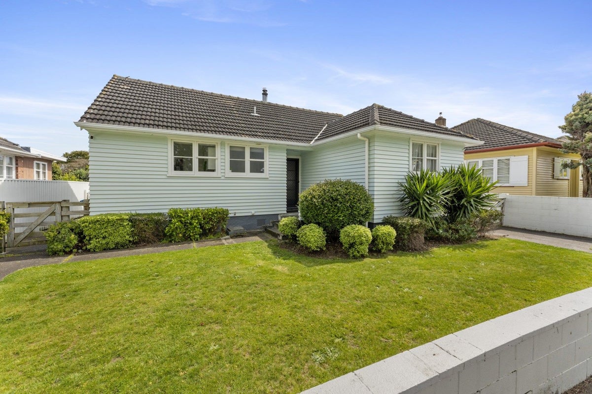 57 Manson Street, Terrace End, Palmerston North - Carousel 1
