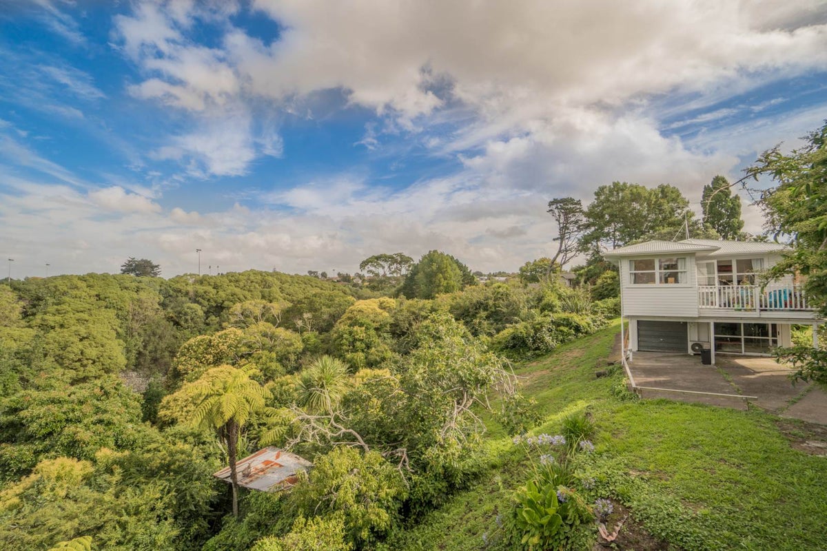 1590A Great North Road, Waterview, Auckland - Carousel 2