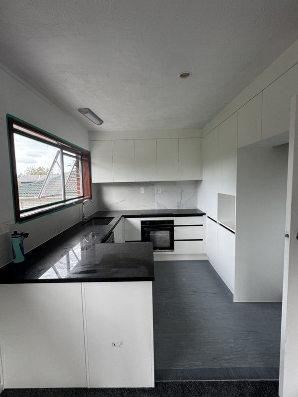 23 Leiden Place, Totara Vale, Auckland - Carousel 4