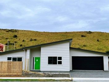 31 Rochdale Drive, Churton Park, Wellington - Carousel 1