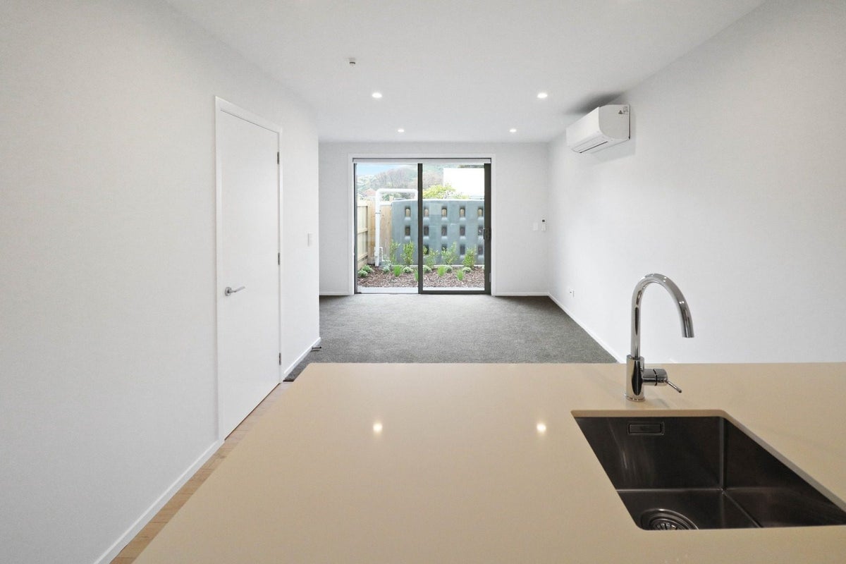 7/16 Sladden Street, Naenae, Lower Hutt - Carousel 1