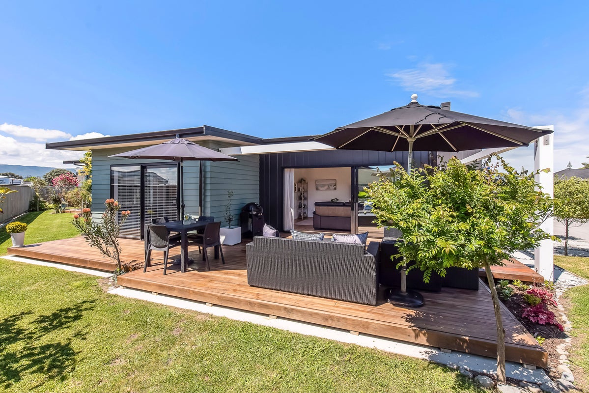 16 Seagrass Place, Otaki Beach, Otaki - Carousel 1