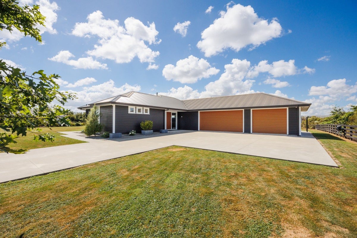 33 Hartwell Drive, Kelvin Grove, Palmerston North - Carousel 41