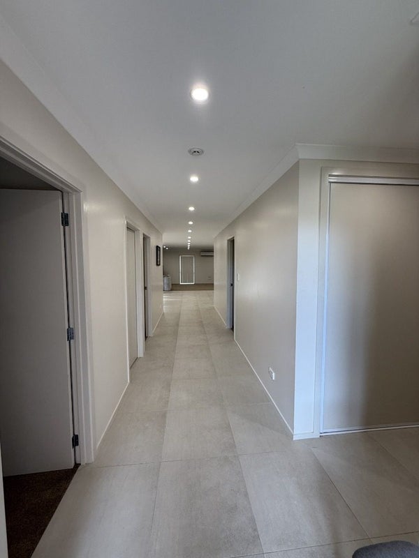 35 Riverglade Parkway, Te Atatu South, Auckland - Carousel 2