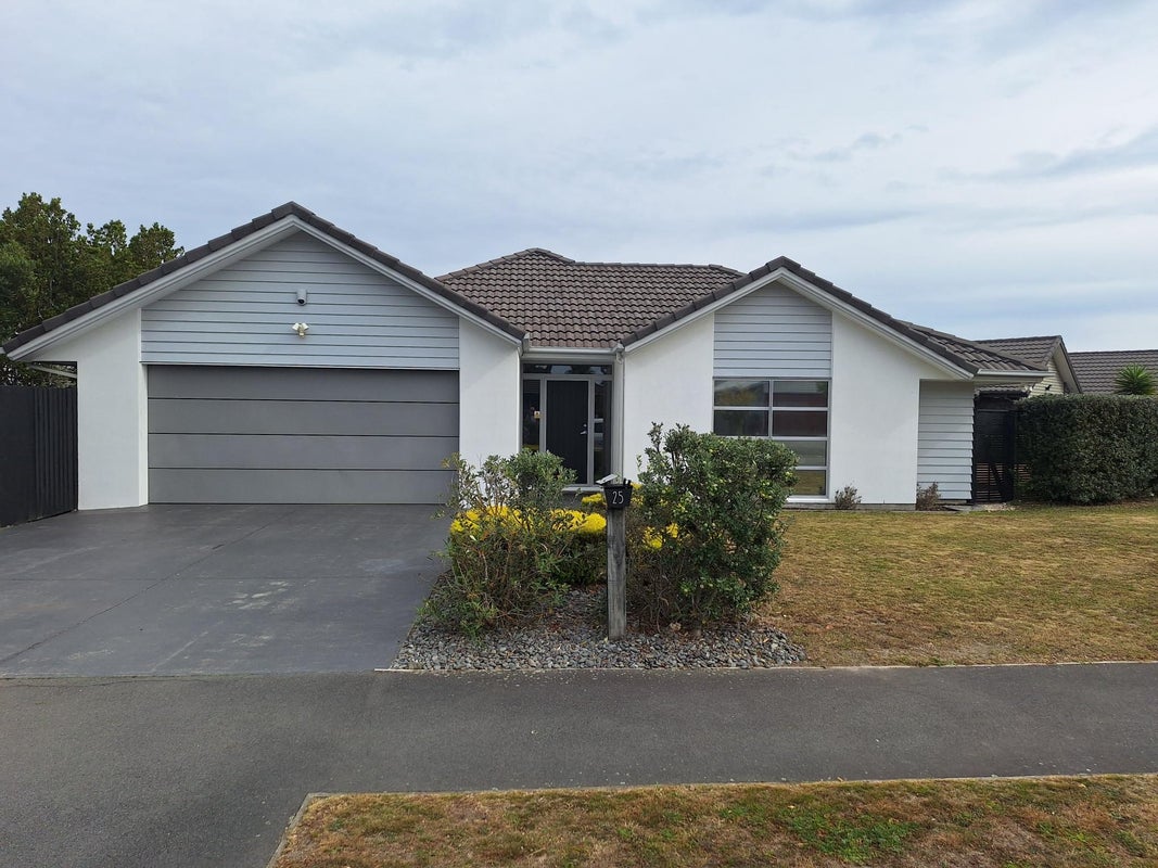 25 Foresters Crescent, Parklands, Christchurch - Carousel 1