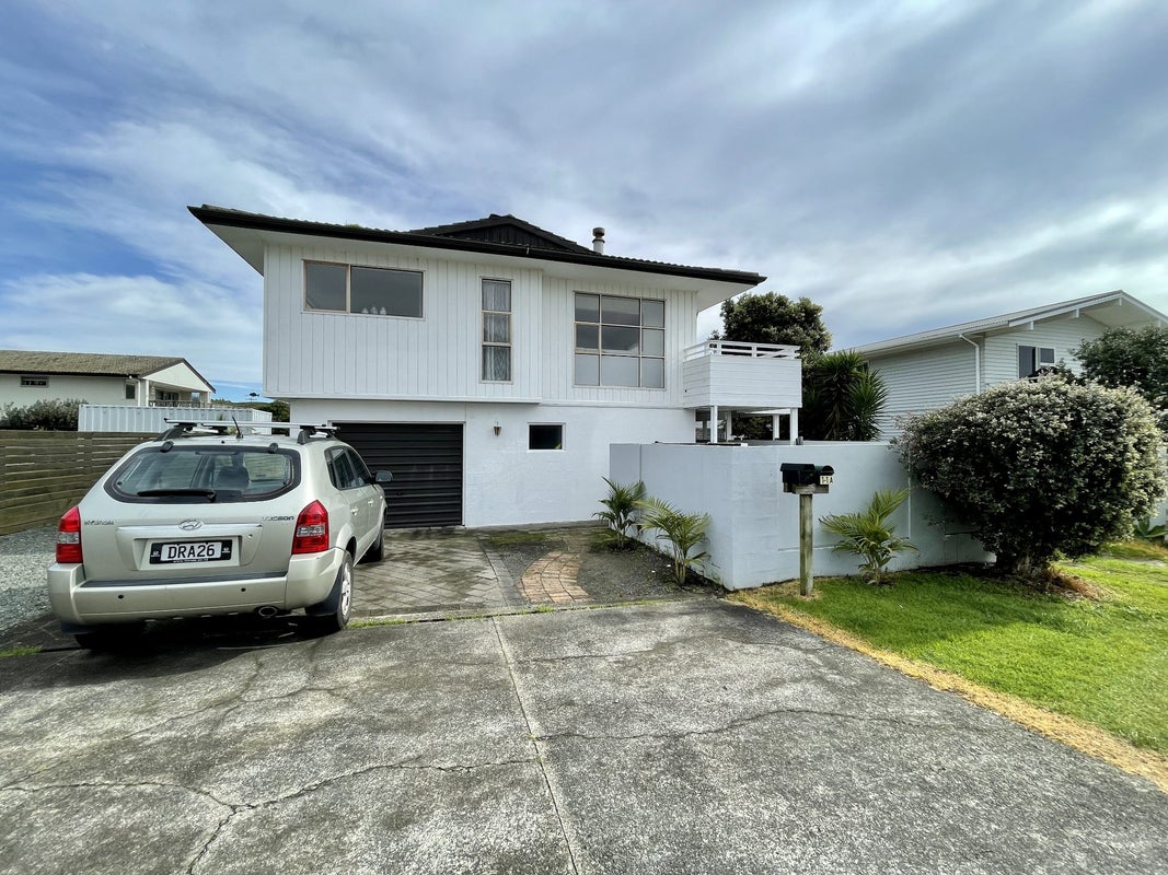 1/1 Te Akau Street, Ohope, Ohope - Carousel 1