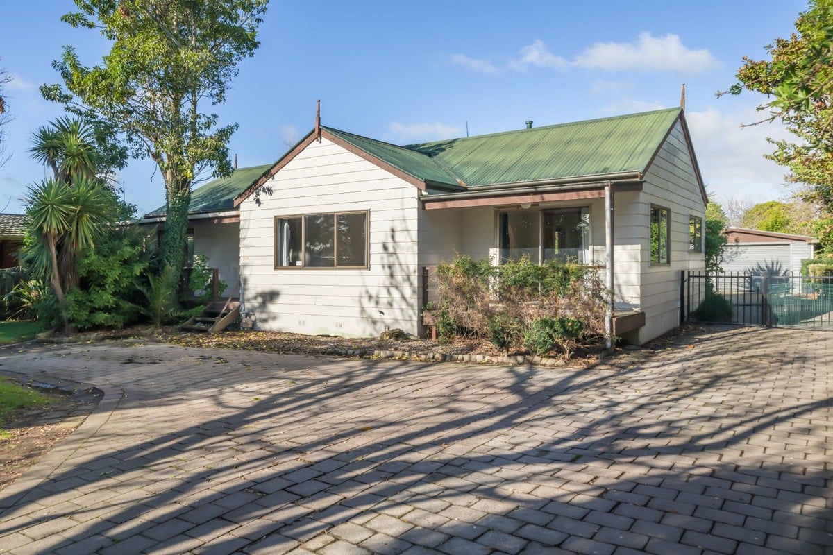 590 Pioneer Highway, Highbury, Palmerston North - Carousel 1