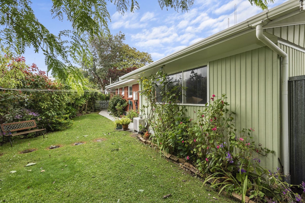 33 Hooker Avenue, Chedworth, Hamilton - Carousel 12