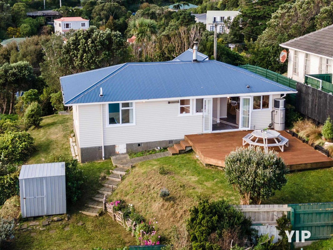 26 Lyndfield Lane, Newlands, Wellington - Carousel 1