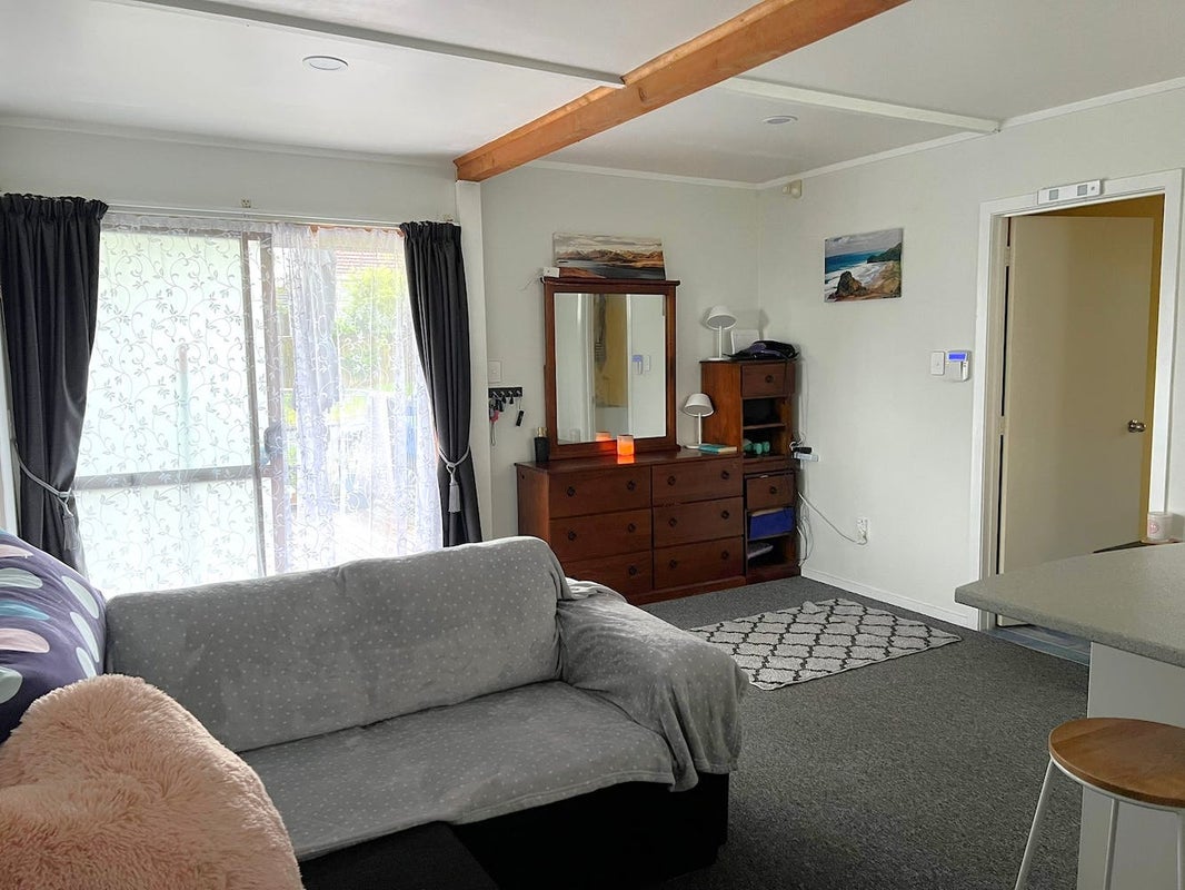 129 Wallace Road, Mangere Bridge, Auckland - Carousel 1