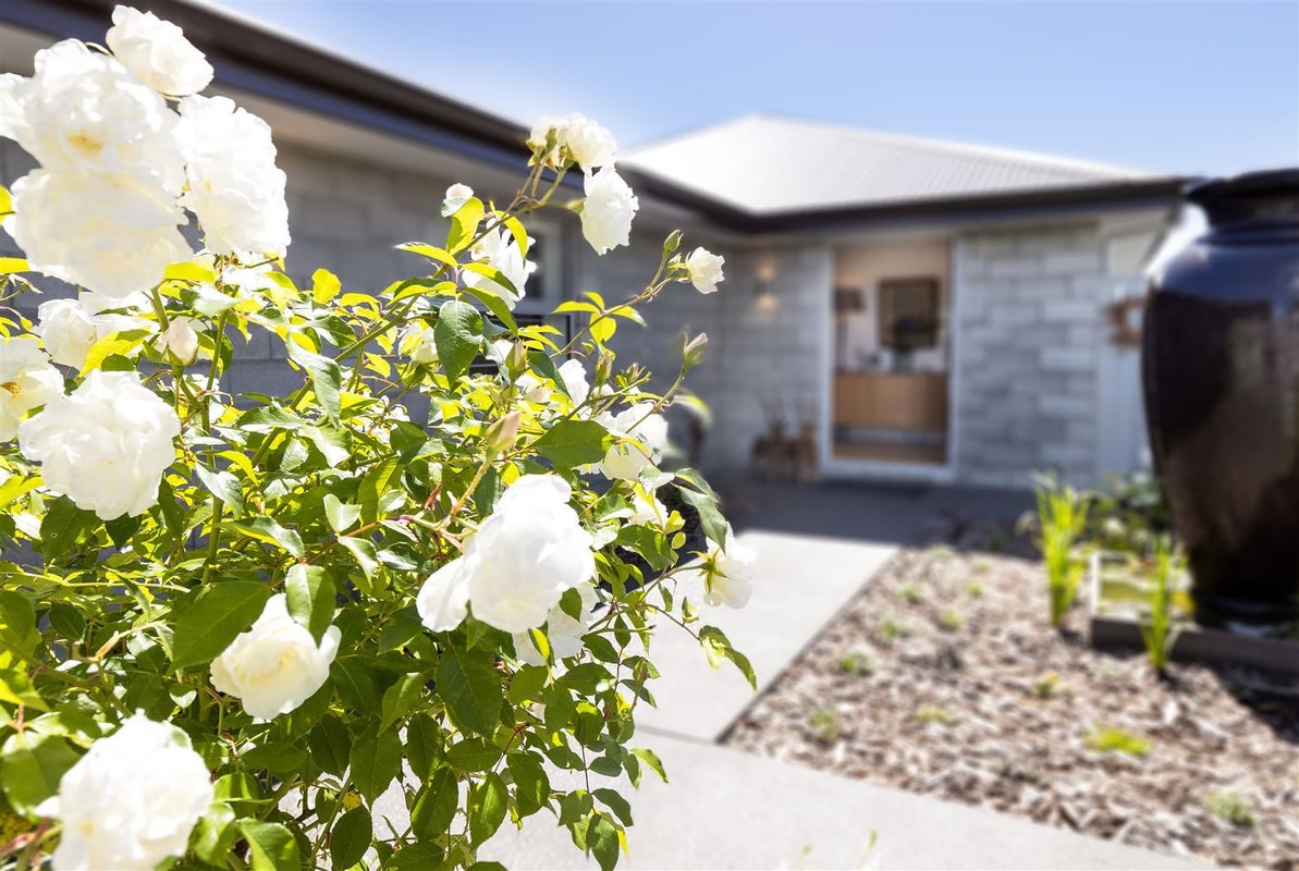 24 Spencer Place, Springlands, Blenheim - Carousel 1