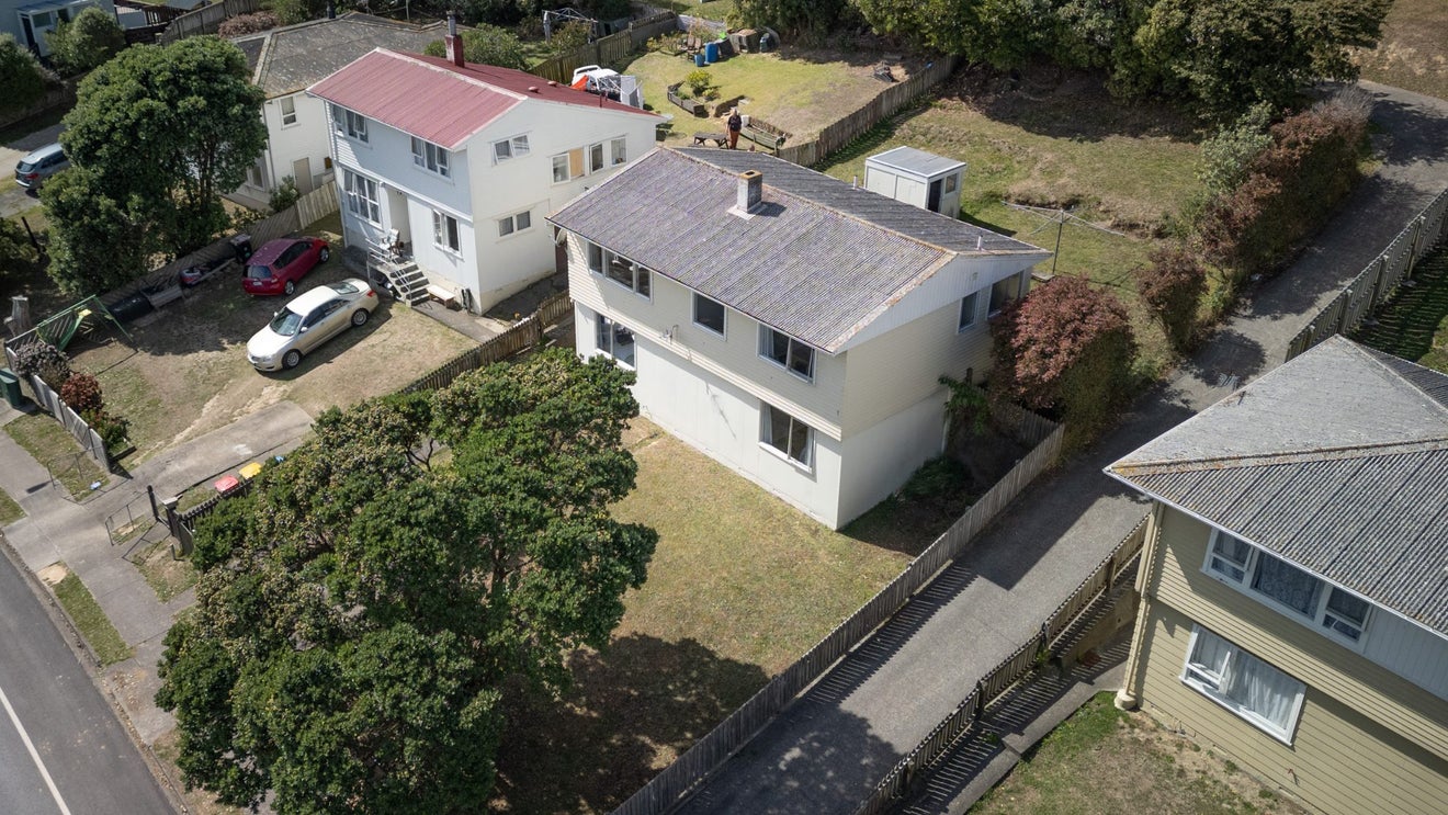 346 Warspite Avenue, Waitangirua, Porirua - Carousel 17