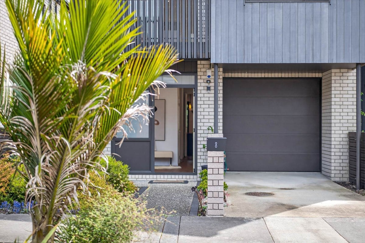 8 Sioux Road, Hobsonville, Auckland - Carousel 1