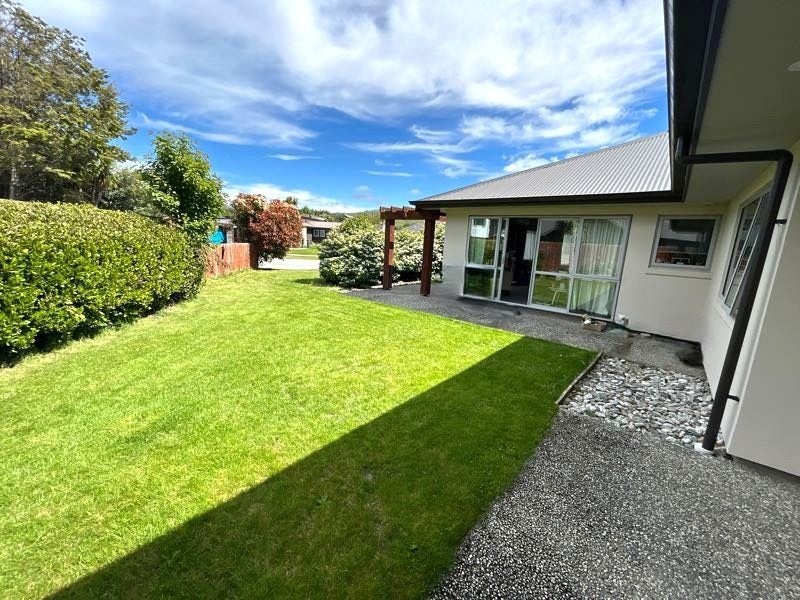 2 Mystery Grove, Lake Hayes, Queenstown - Carousel 10