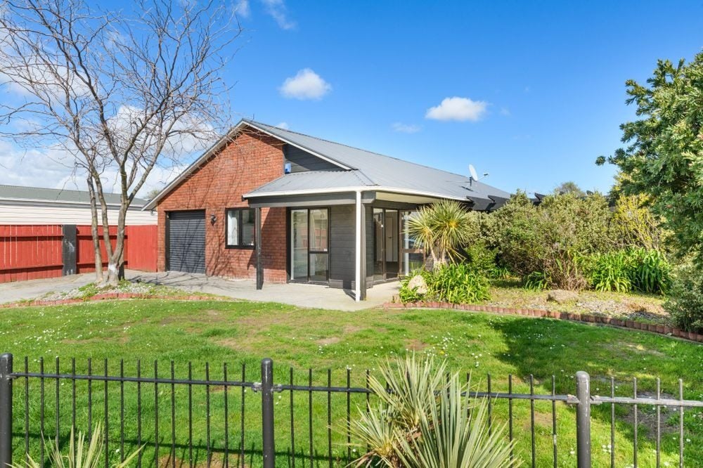20 Colonial Place, Kelvin Grove, Palmerston North - Carousel 2
