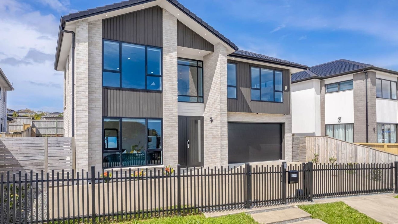 104 Valderama Drive, Flat Bush, Auckland - Carousel 1