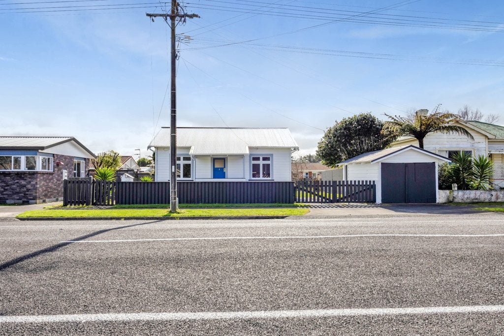 10 Erin Street, Hawera - Carousel 27