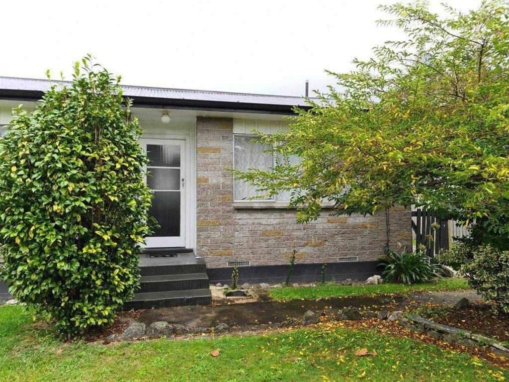 2 Steeles Lane, Western Heights, Rotorua - Carousel 1