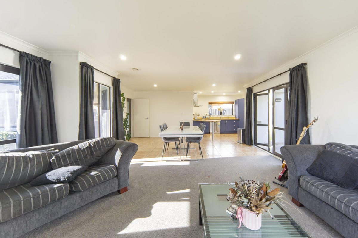 18 Ernest Road, Fairview Downs, Hamilton - Carousel 2