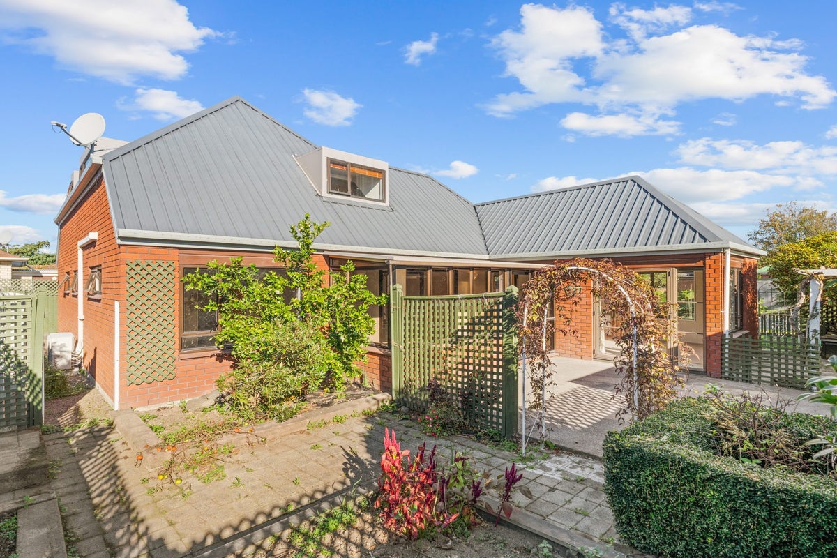 26 Broadfell Avenue, Avonhead, Christchurch - Carousel 18