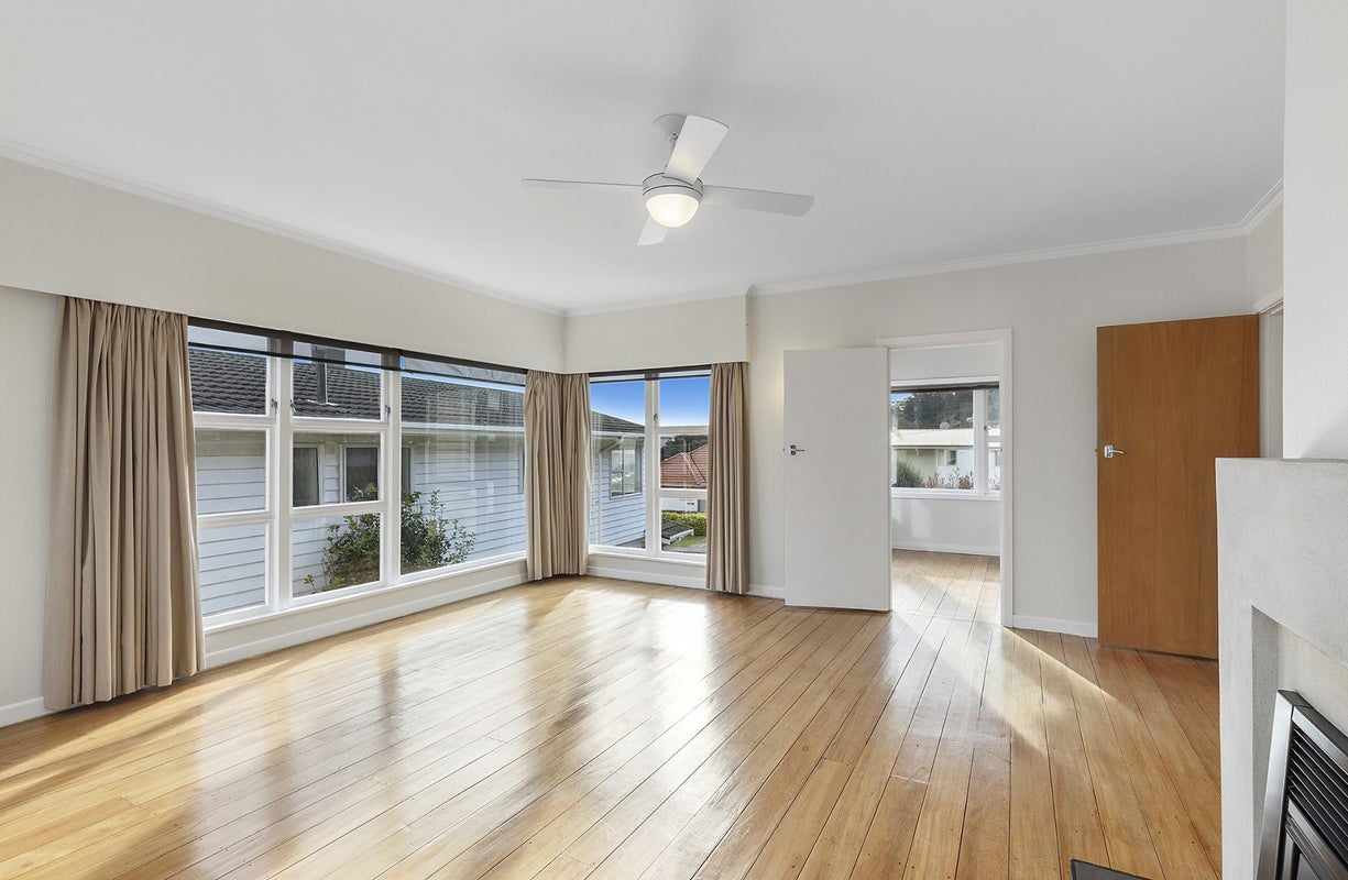 4 Mana View Road, Paremata, Porirua - Carousel 2