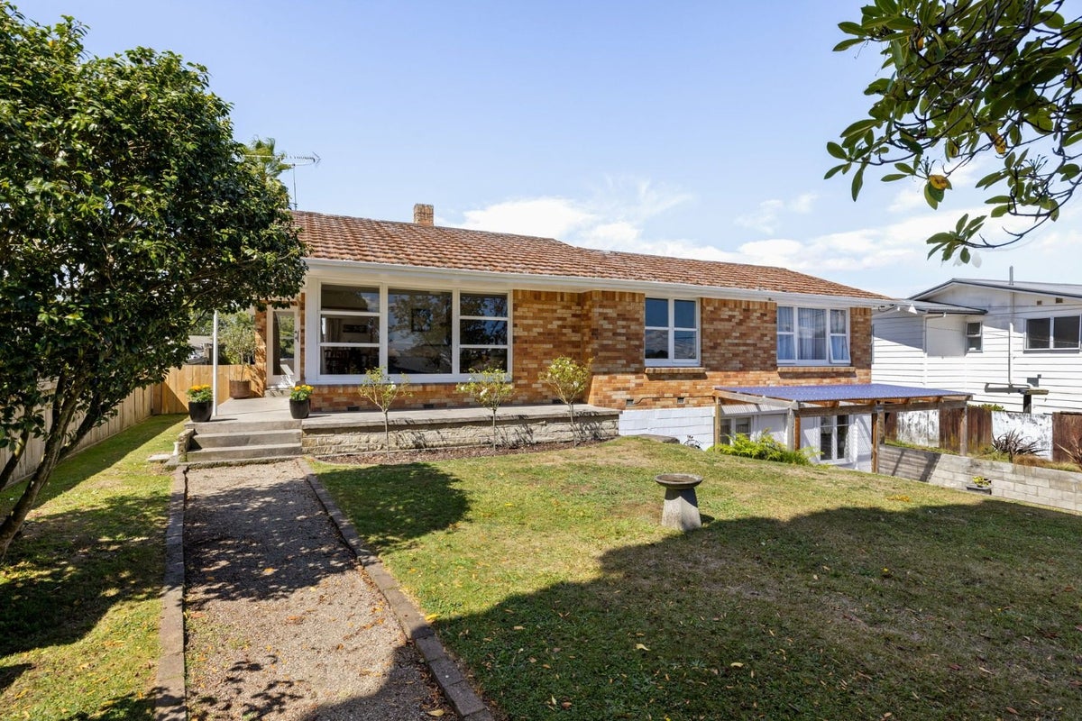112 Scott Street, Leamington, Cambridge - Carousel 2