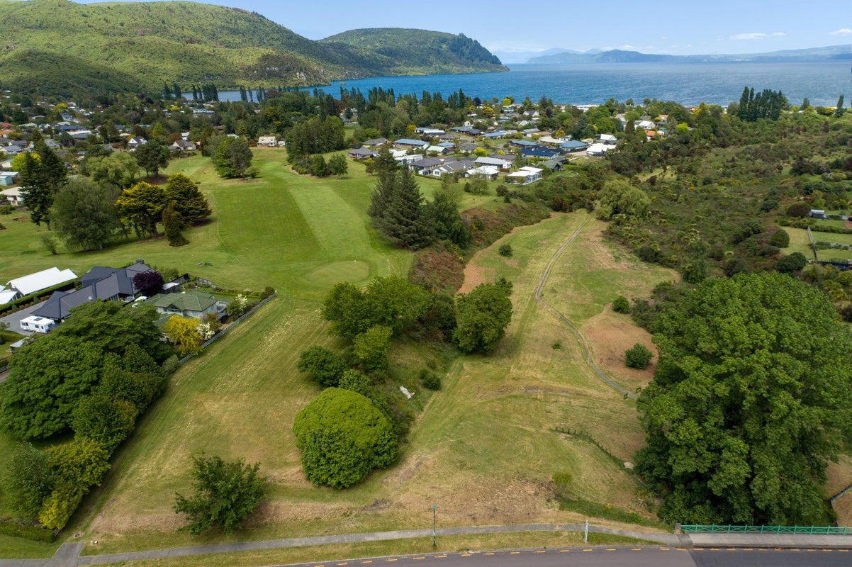 63 Lisland Drive, Kinloch, Taupo - Carousel 1
