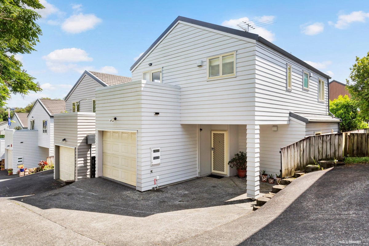 4/20 Fields Parade, Oteha, Auckland - Carousel 20