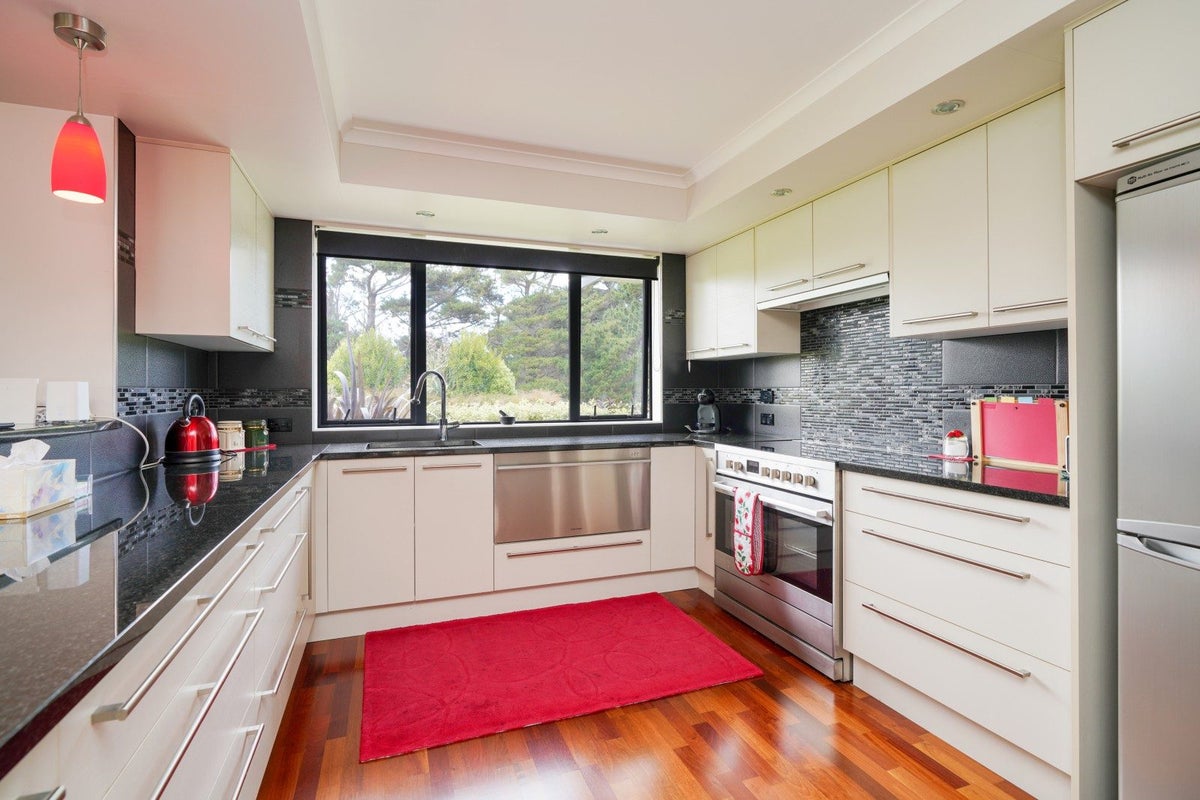 170 Oreti Road, Otatara - Carousel 2