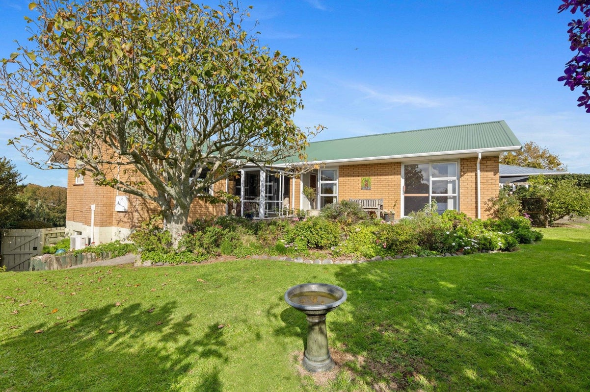 6C Fairview Place, Westown, New Plymouth - Carousel 2