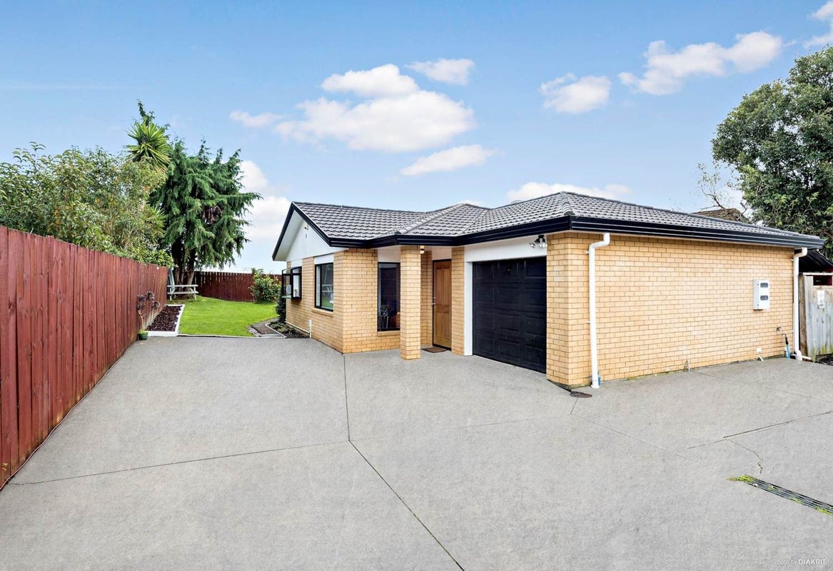 21A Astley Avenue, New Lynn, Auckland - Carousel 1