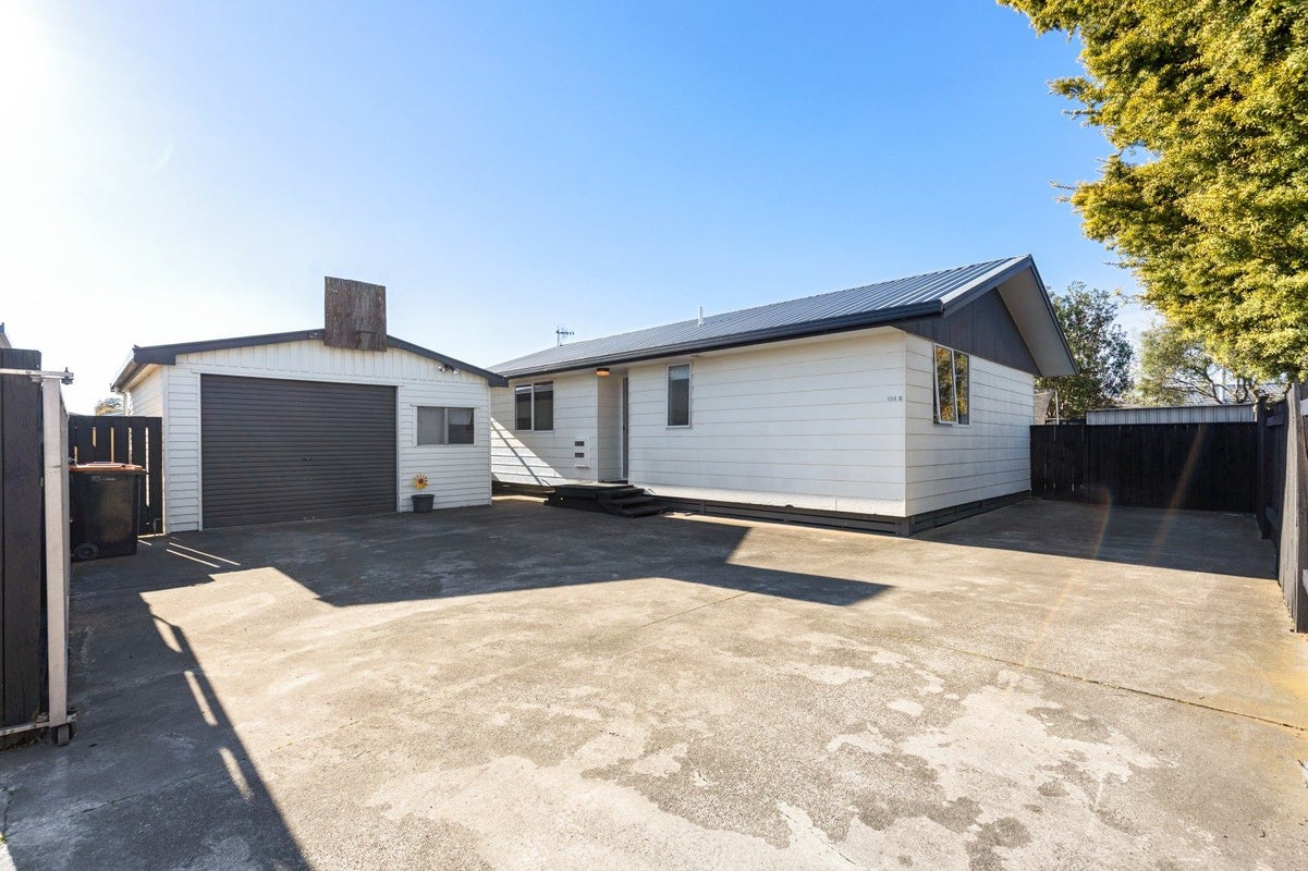 124B Roberts Line, Kelvin Grove, Palmerston North - Carousel 1