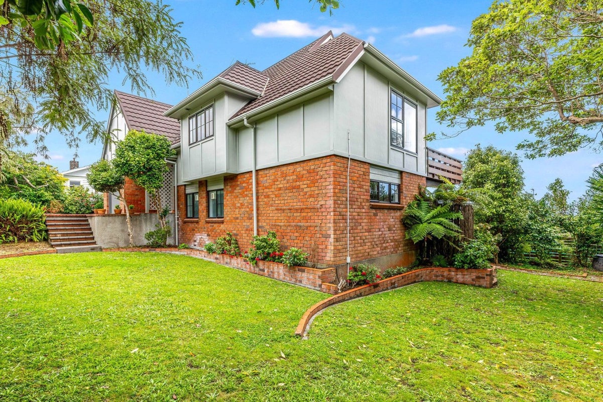 76 Winara Avenue, Waikanae, Waikanae - Carousel 1