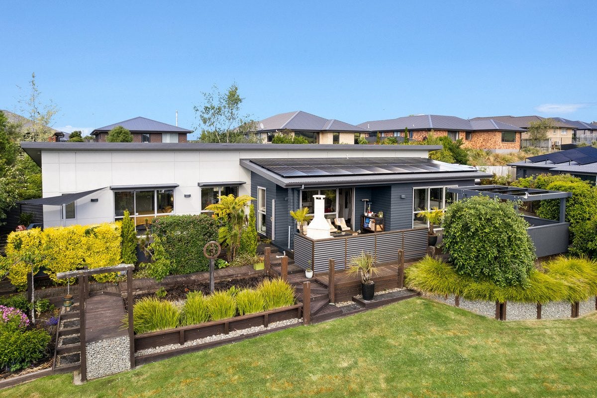 24 Grandvista Drive, Green Island, Dunedin - Carousel 1