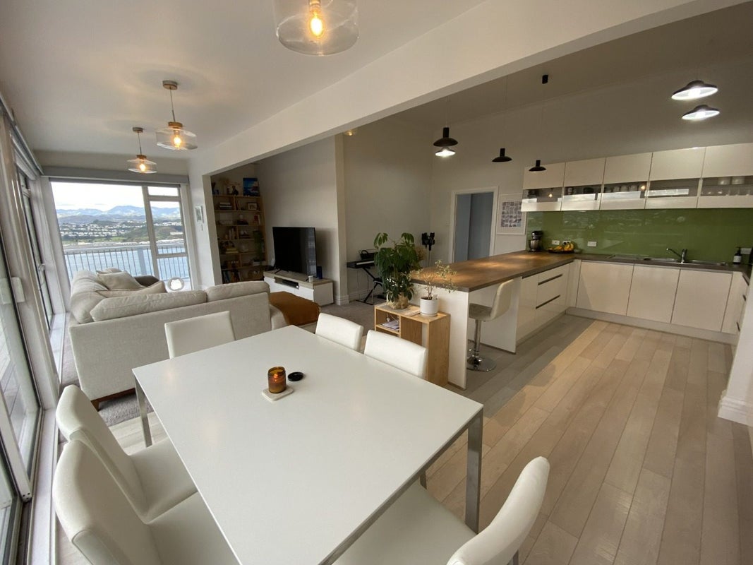 8 Pari Tai Way, Houghton Bay, Wellington - Carousel 1