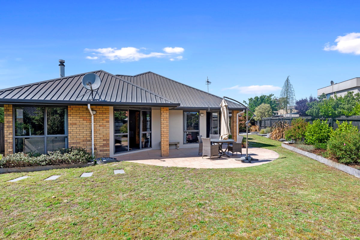29 Aston Drive, Waimairi Beach, Christchurch - Carousel 2