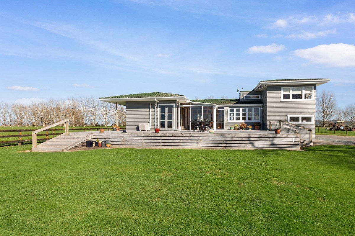 1081 No 1 Road, Waitoa - Carousel 1
