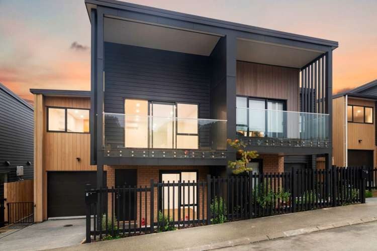 6 Monstedt Terrace, Windsor Park, Auckland - Carousel 1