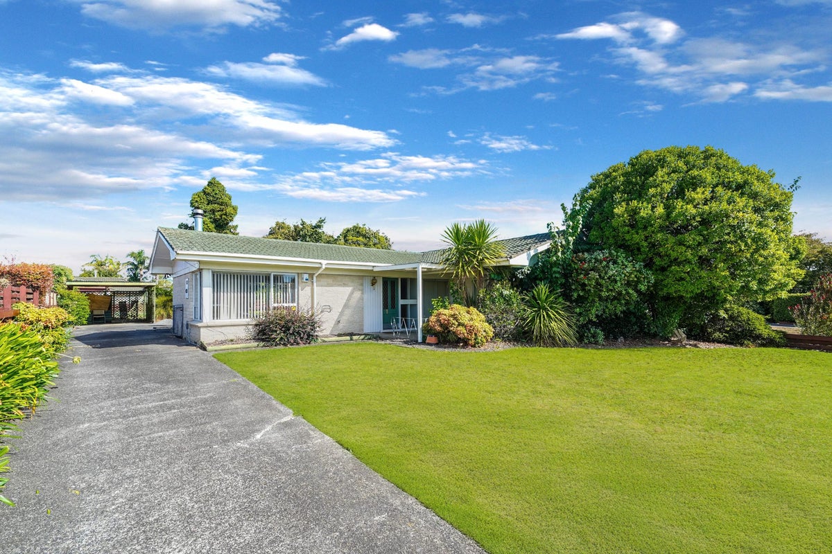 20 Sunnypark Avenue, Rosehill, Papakura - Carousel 1
