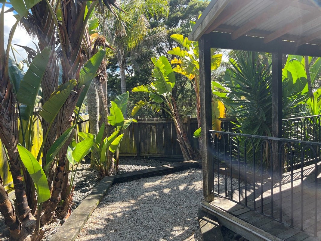 14 Avonleigh Road, Green Bay, Auckland - Carousel 2