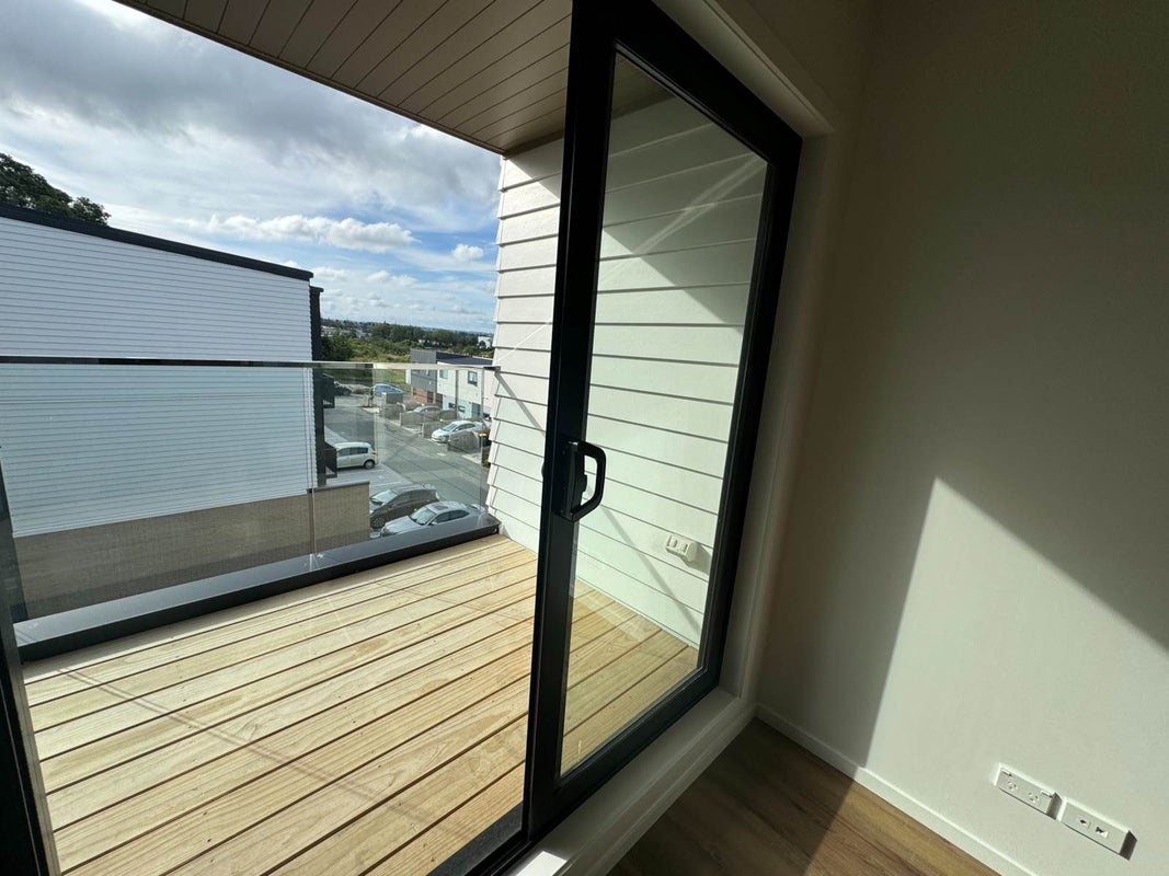 204/48 Clay Works Lane, New Lynn, Auckland - Carousel 2