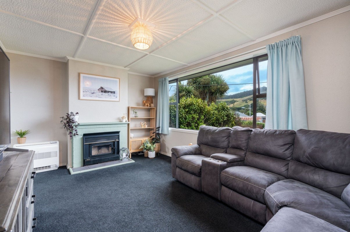 12 Freyberg Avenue, Sawyers Bay, Port Chalmers - Carousel 2