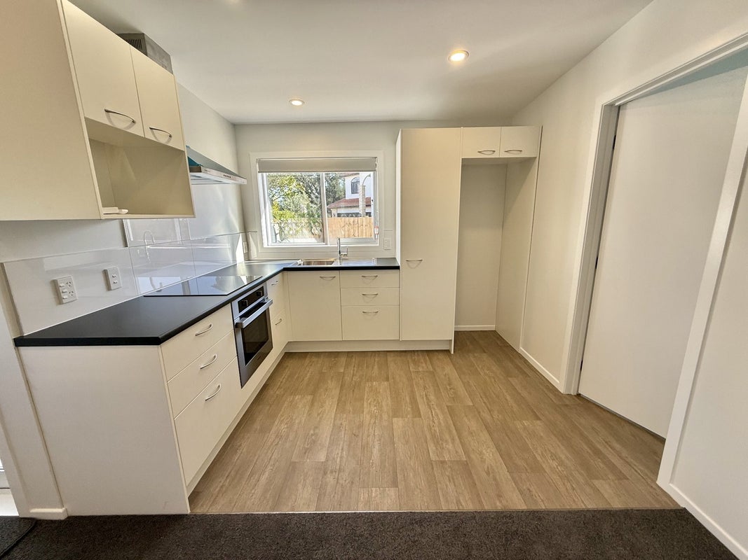 116 Kolmar Road, Papatoetoe, Auckland - Carousel 2