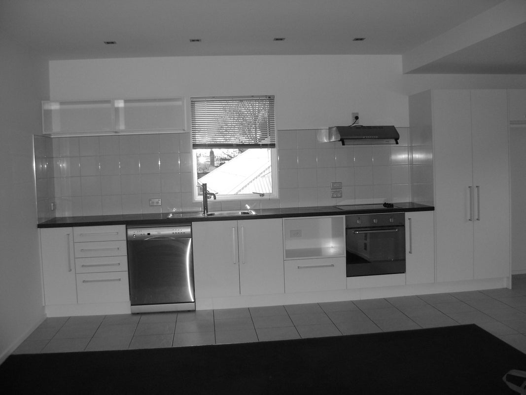 4/6 Defoe Place, Waltham, Christchurch - Carousel 2