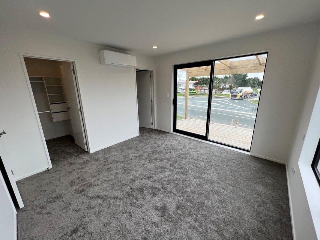 1A Matakohe Road, Westgate, Auckland - Carousel 20